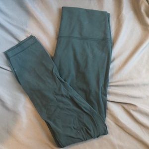 Wunder under lululemon leggings